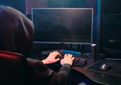 Jak skutecznie zabezpieczyć małą firmę przed cyberatakiem? Podstawowe środki ochrony dla każdego przedsiębiorcy