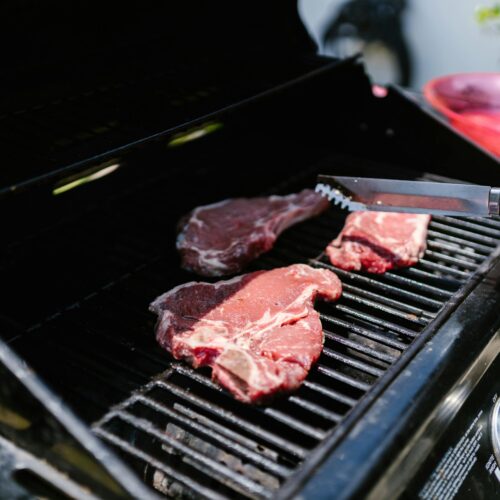 Akcesoria do grilla Weber, które musisz mieć dla komfortowego i efektywnego grillowania
